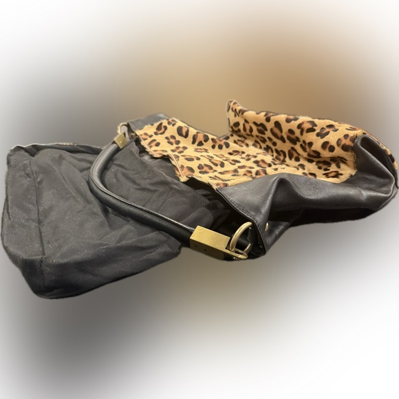 🐆Chic Leopard Print🔥🐆 and Black Leather Shoulder Bag made in 🇮🇹 - Picture 10 of 16